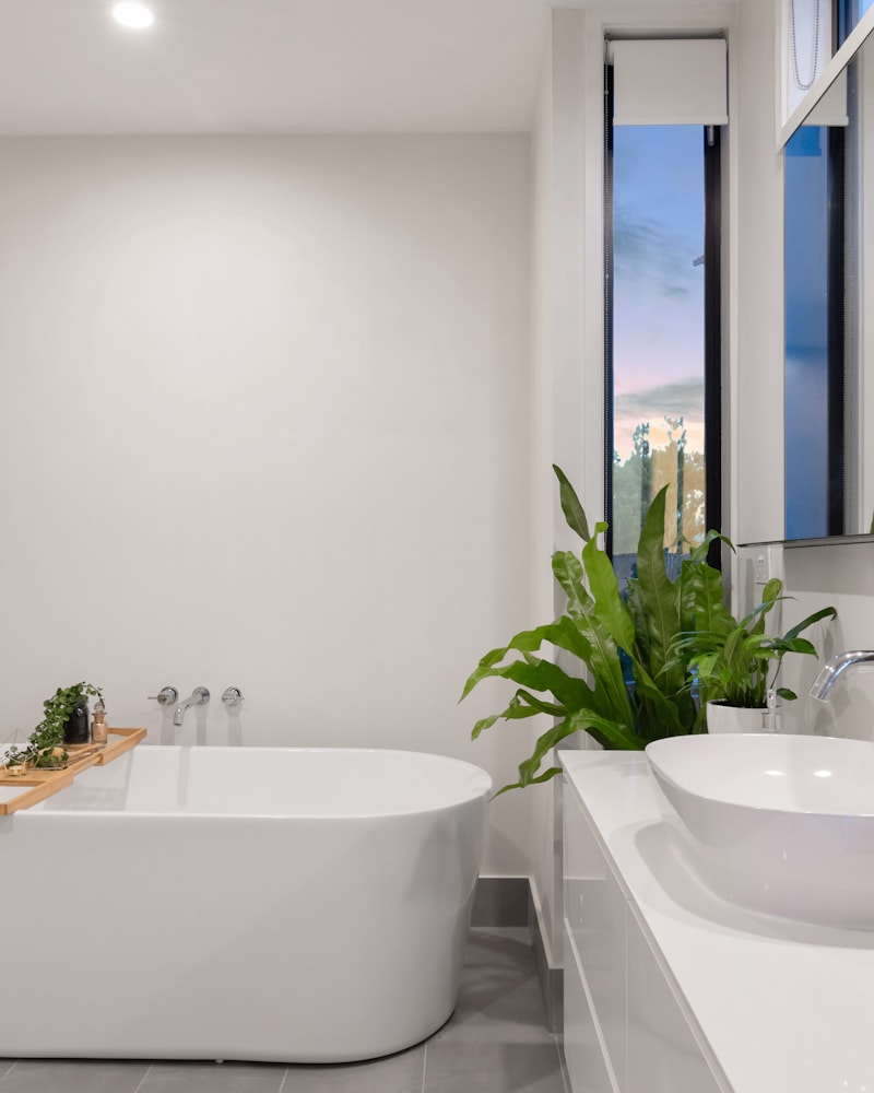 Salle de bain moderne minimaliste