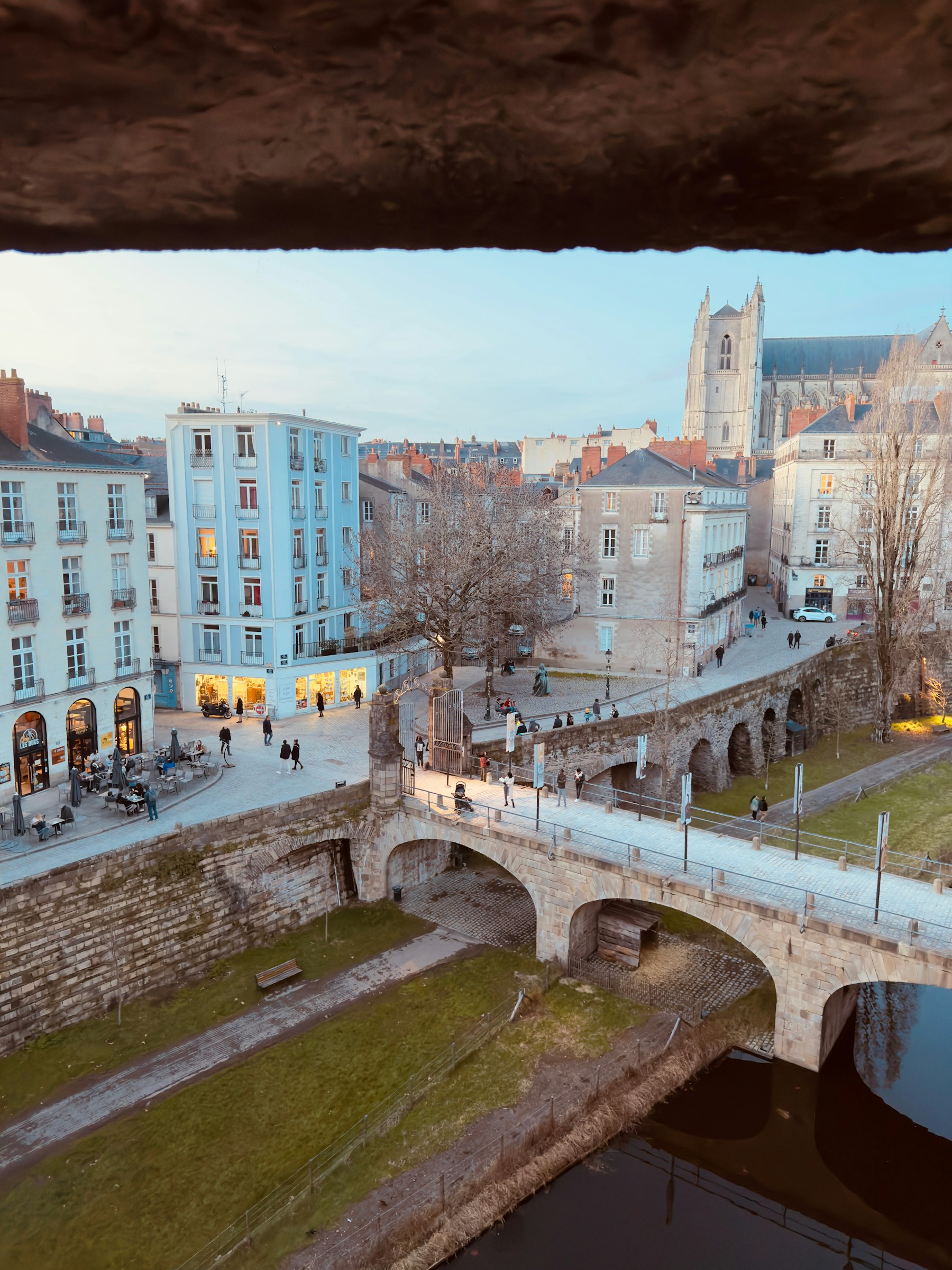 Pont sur l'Erdre au cœur de Nantes
